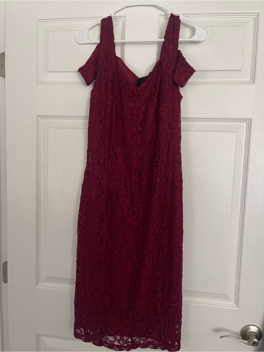 Enfocus Studio Burgundy Lace Cold-Shoulder Midi Dress